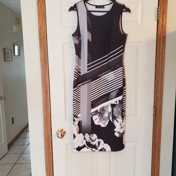 Dress - Picture 1 of 2